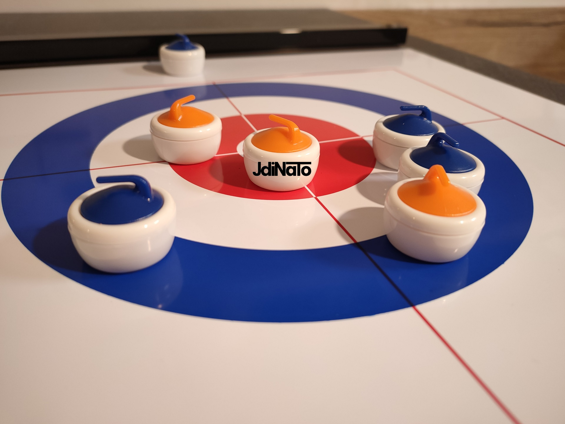 Shuffleboard a Curling